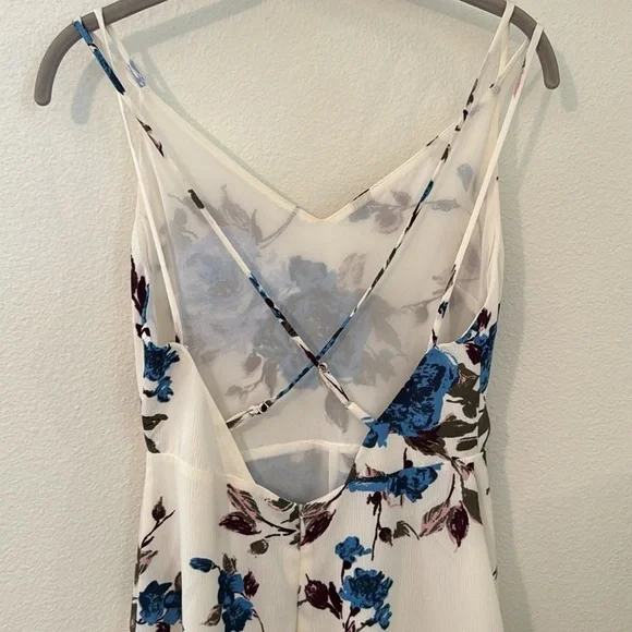 Lush romper spaghetti strap, crisscross back size small - Picture 4 of 5